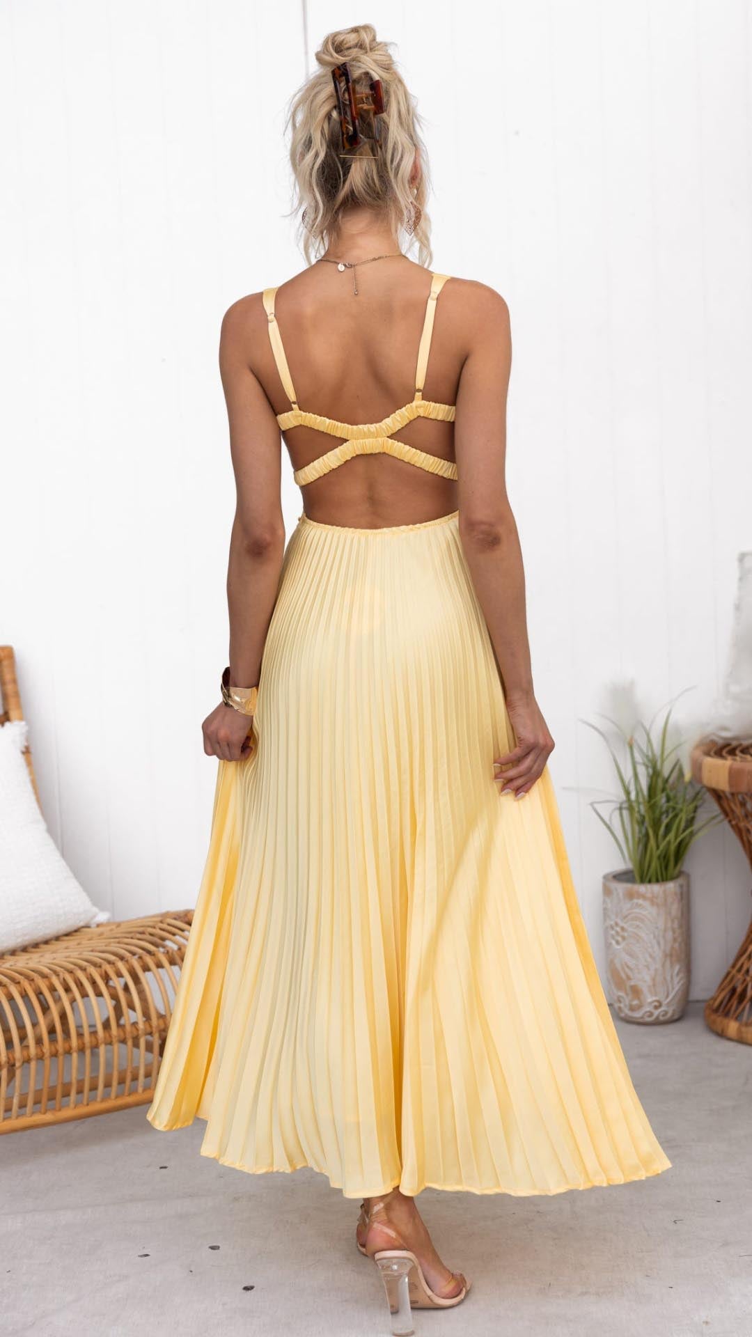 Aby | Vestido largo plisado con cuello en V
